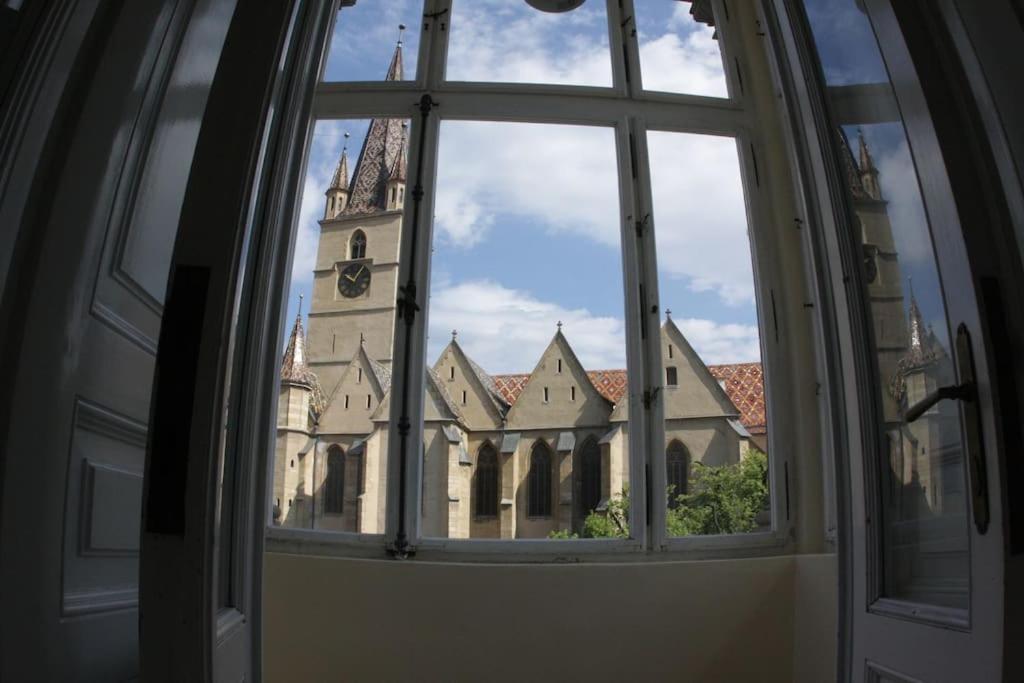 Main Square Apartment Sibiu Exteriör bild